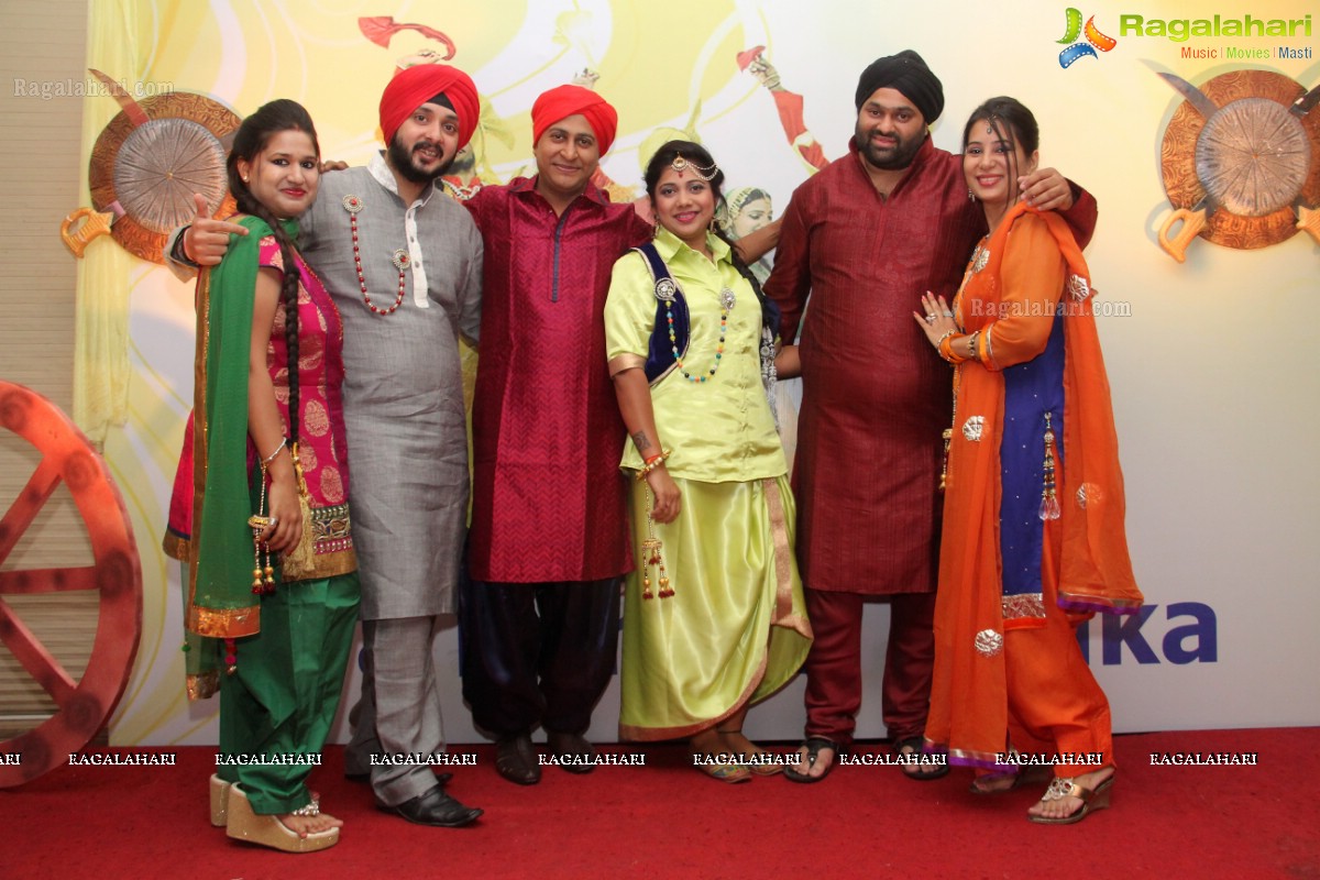 Party Swingers Da Punjabi Tadka by Vicky and Shipra, Hyderabad