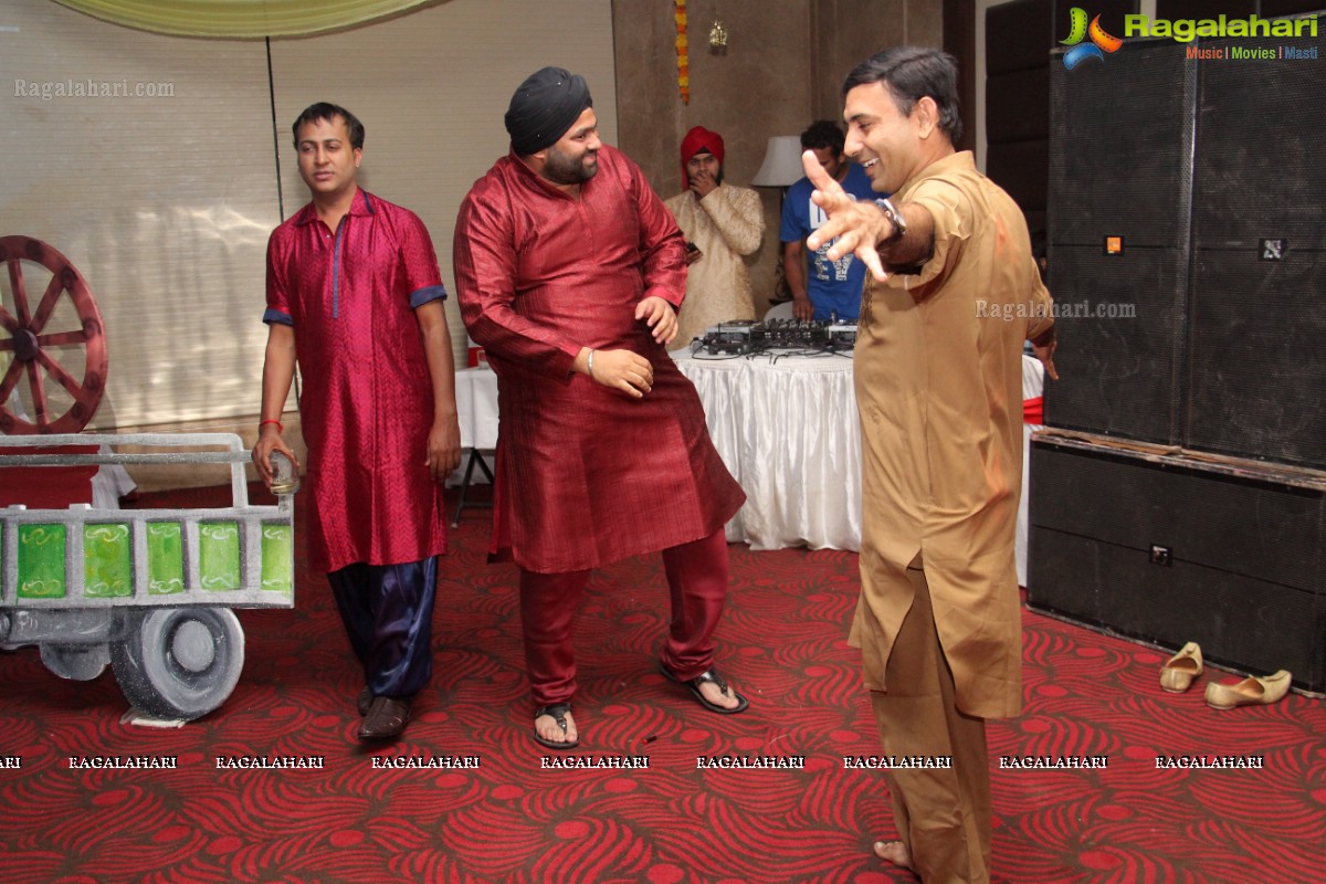 Party Swingers Da Punjabi Tadka by Vicky and Shipra, Hyderabad