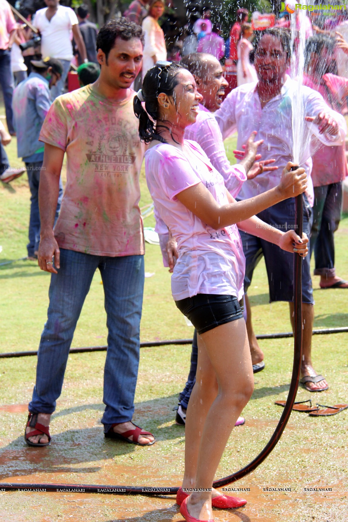 Rang De 2014 - Hyderabad's Biggest Holi Bash