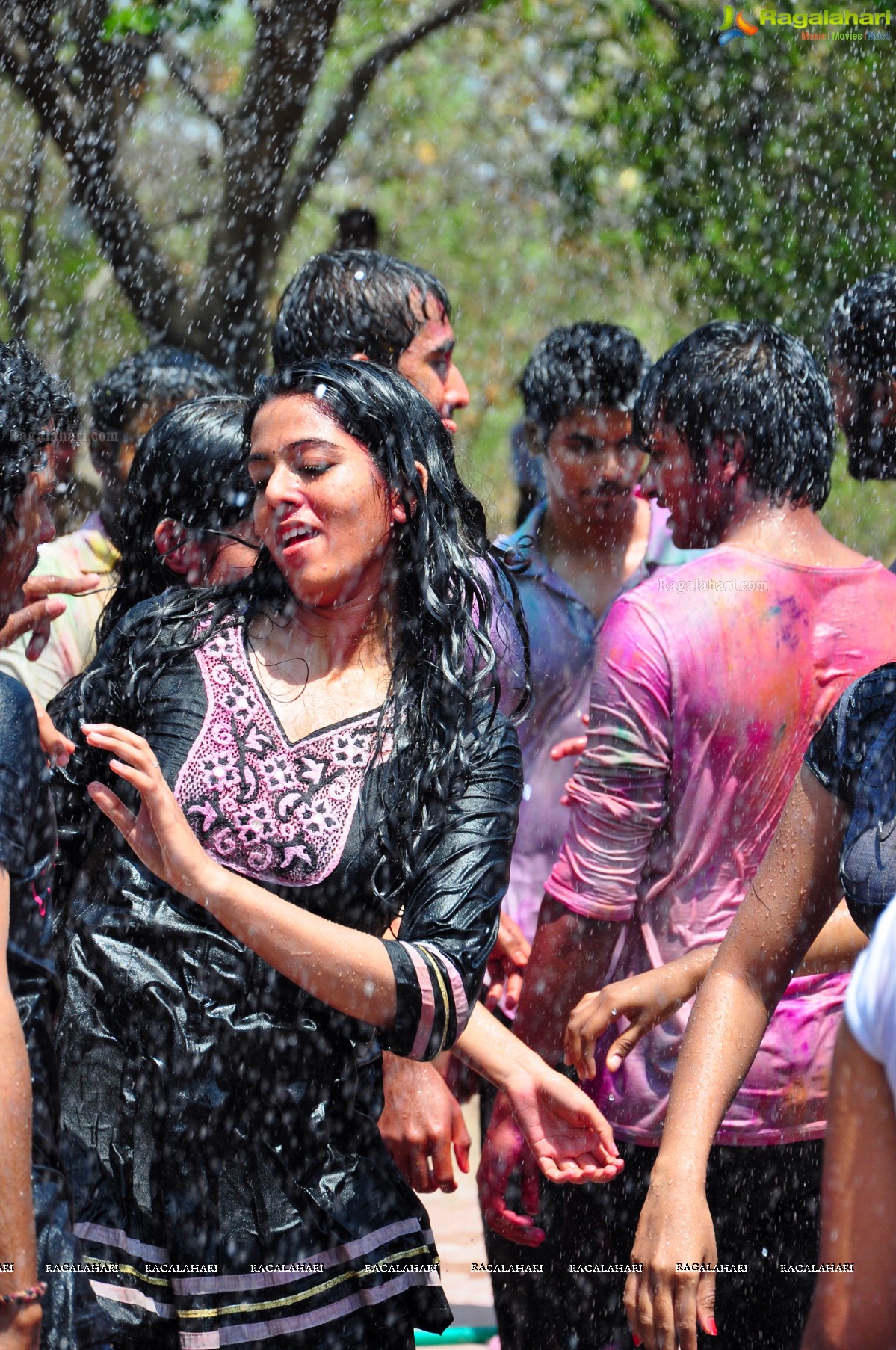 Rang De 2014 - Hyderabad's Biggest Holi Bash