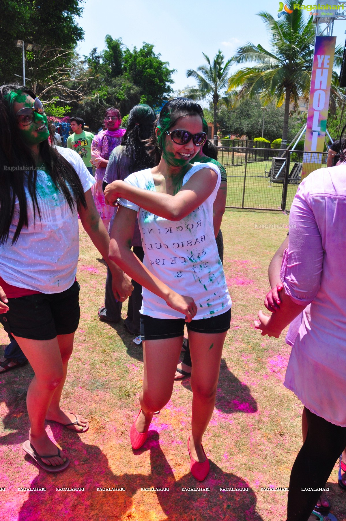 Rang De 2014 - Hyderabad's Biggest Holi Bash