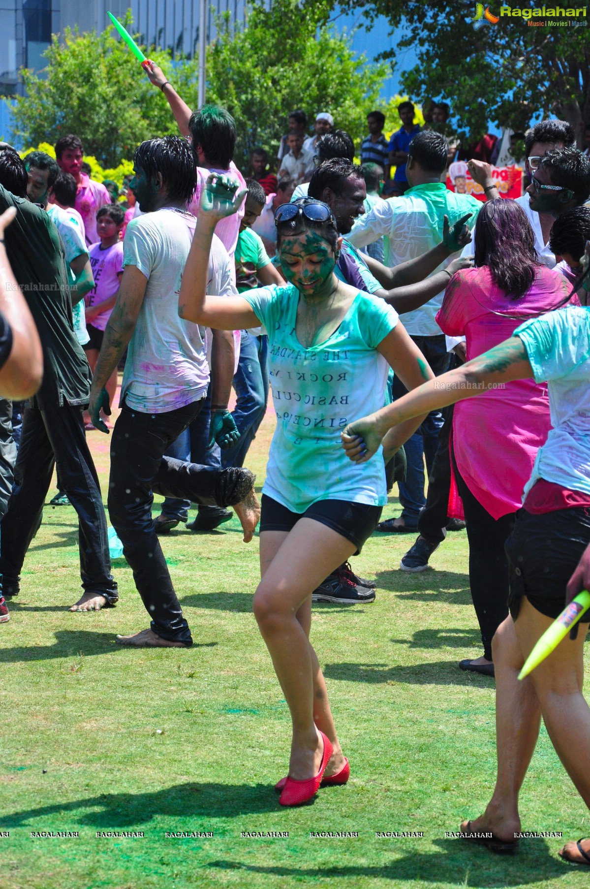 Rang De 2014 - Hyderabad's Biggest Holi Bash