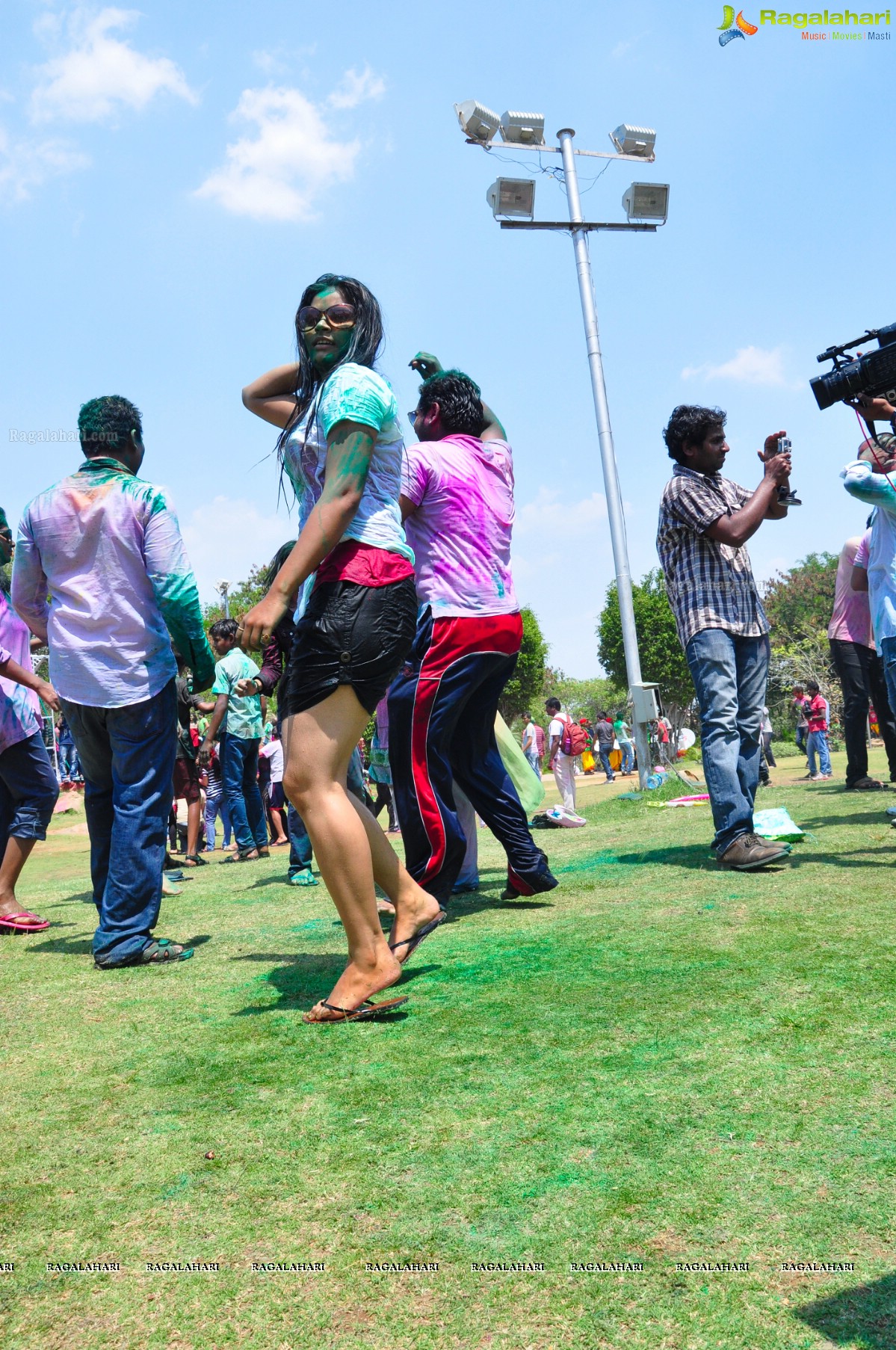 Rang De 2014 - Hyderabad's Biggest Holi Bash