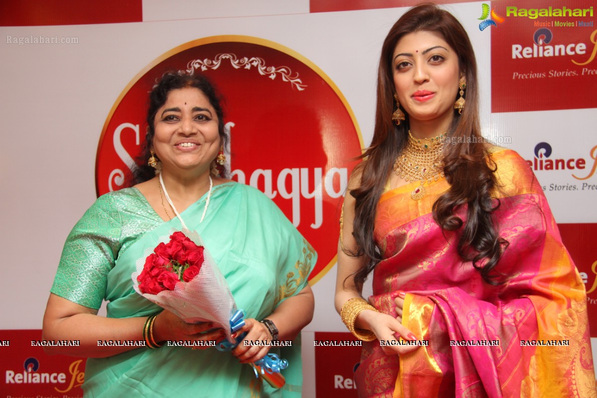 Pranitha Subhash announces the Winners of Reliance Jewels Saubhagya Utsav Offer 2014