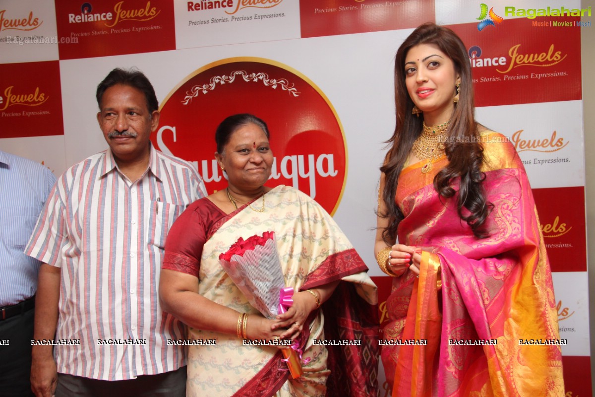 Pranitha Subhash announces the Winners of Reliance Jewels Saubhagya Utsav Offer 2014