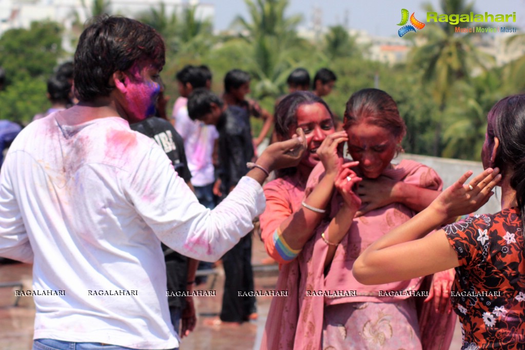 Reshma Rathod celebrates Holi with Orphan Kids at Amma Foundation