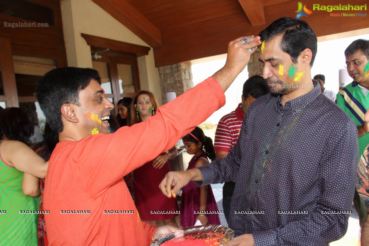 Runki-Sumit Goswami's Bling and Full of Color Holi Party