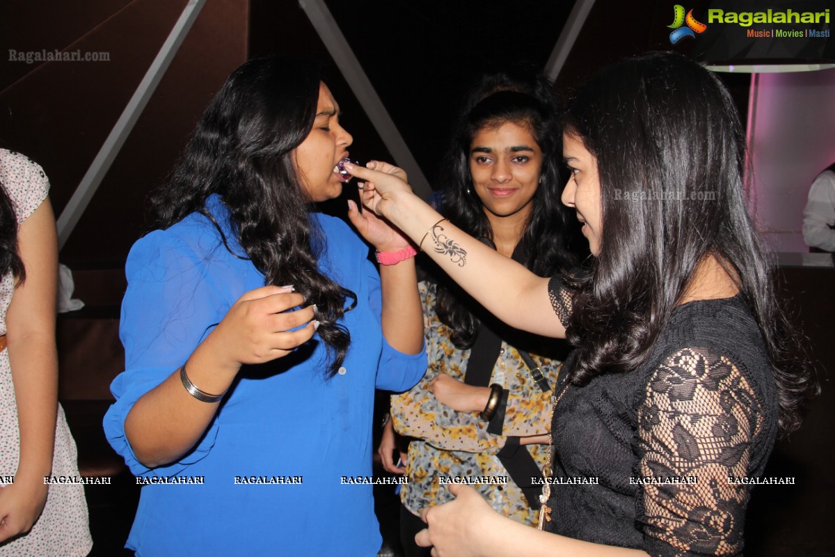 Shikhaa Birthday Party 2014 at Carbon