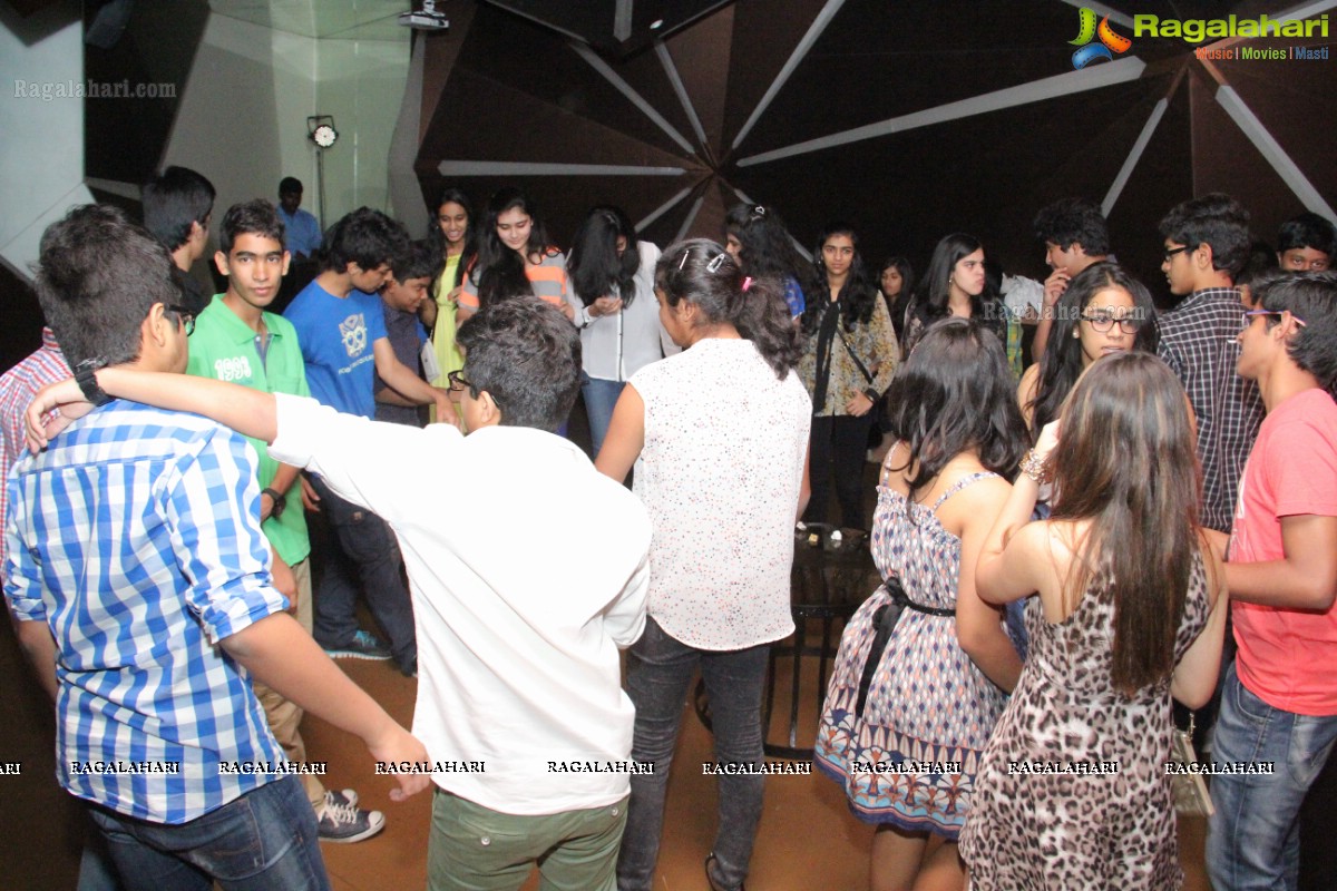 Shikhaa Birthday Party 2014 at Carbon