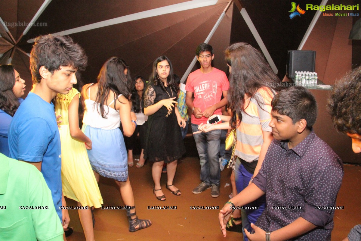 Shikhaa Birthday Party 2014 at Carbon