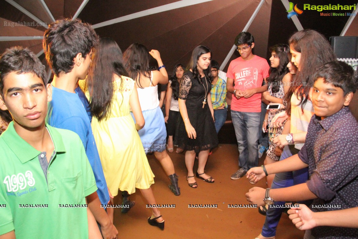 Shikhaa Birthday Party 2014 at Carbon