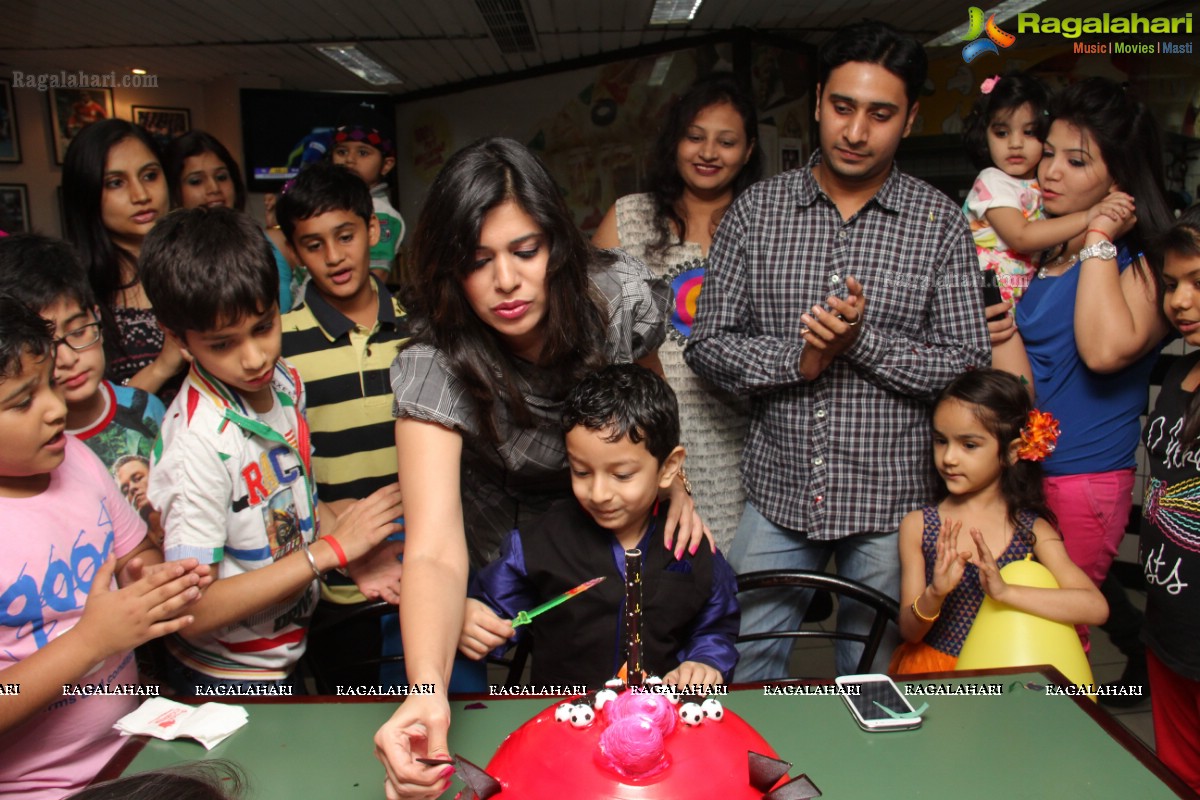 Snudhit Birthday Party 2014