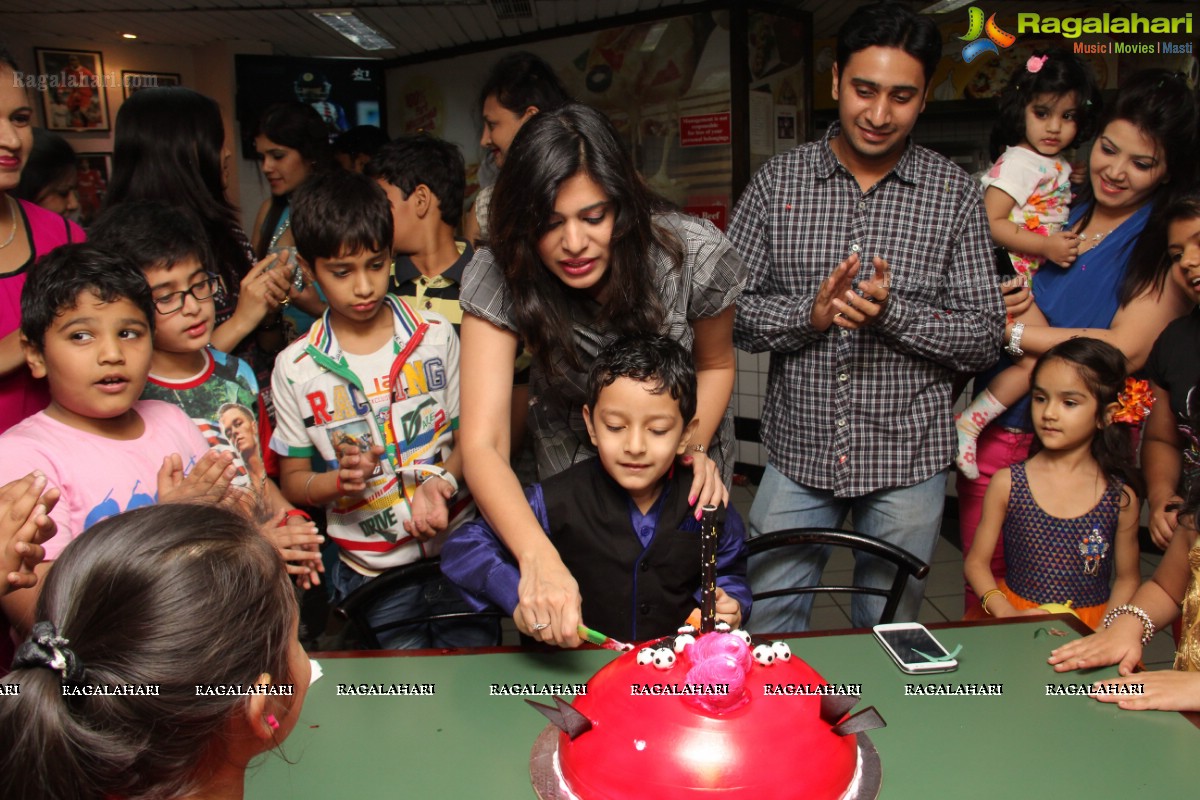 Snudhit Birthday Party 2014