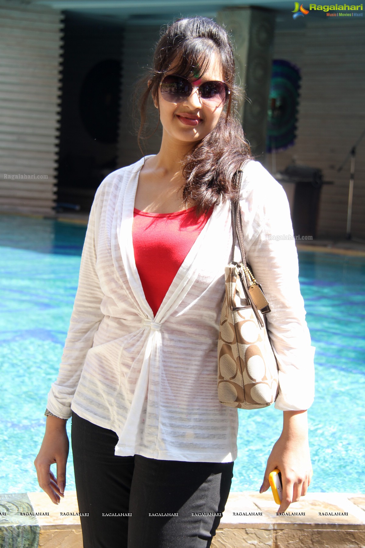 Stylish Divas Holi Bash 2014 and Pool Party, Hyderabad