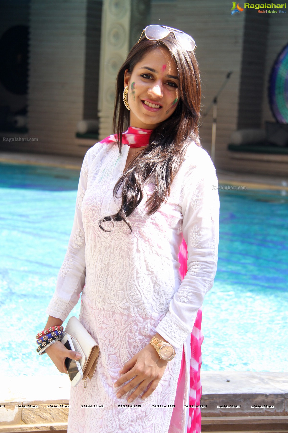 Stylish Divas Holi Bash 2014 and Pool Party, Hyderabad