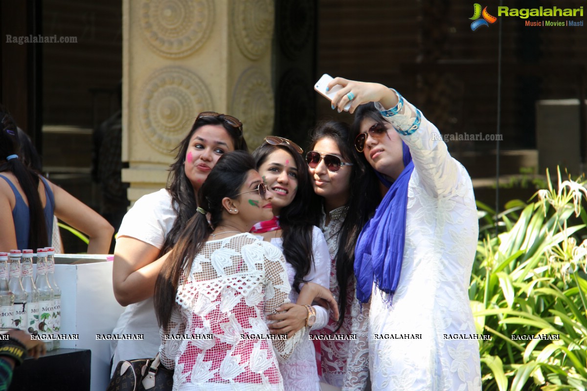 Stylish Divas Holi Bash 2014 and Pool Party, Hyderabad