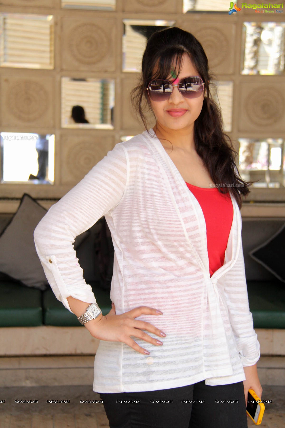 Stylish Divas Holi Bash 2014 and Pool Party, Hyderabad