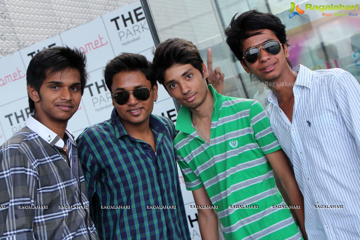 Sundown Pool Party at Aqua 3D Pool, Hyderabad (March 25, 2014)