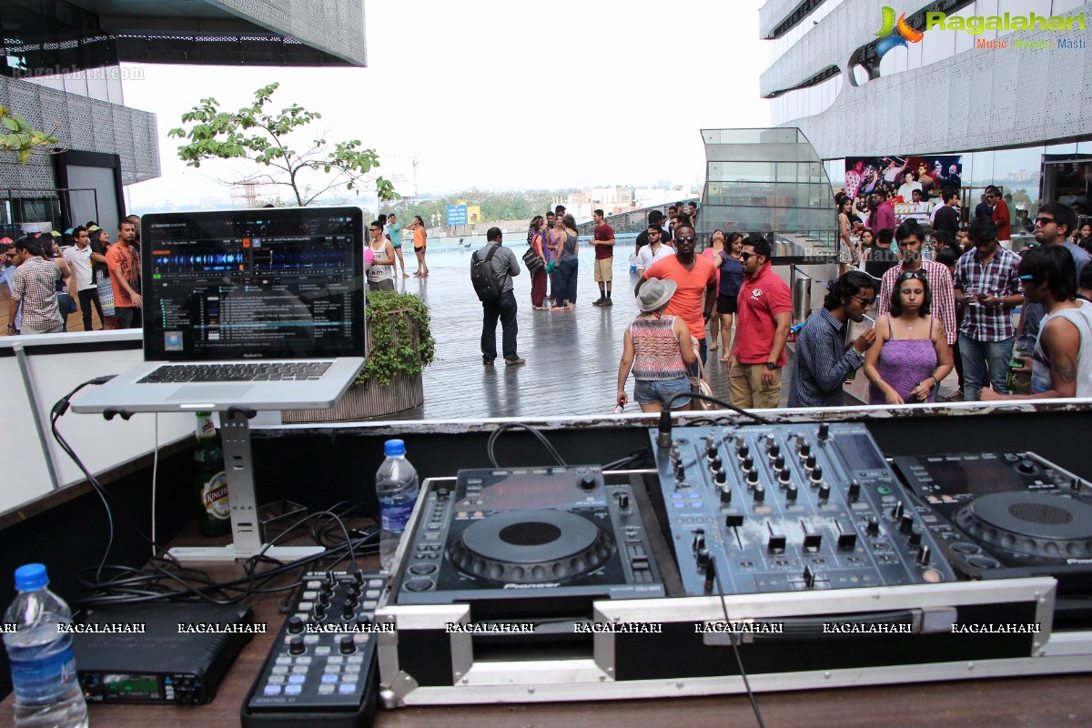 Sundown Pool Party at Aqua 3D Pool, Hyderabad (March 25, 2014)