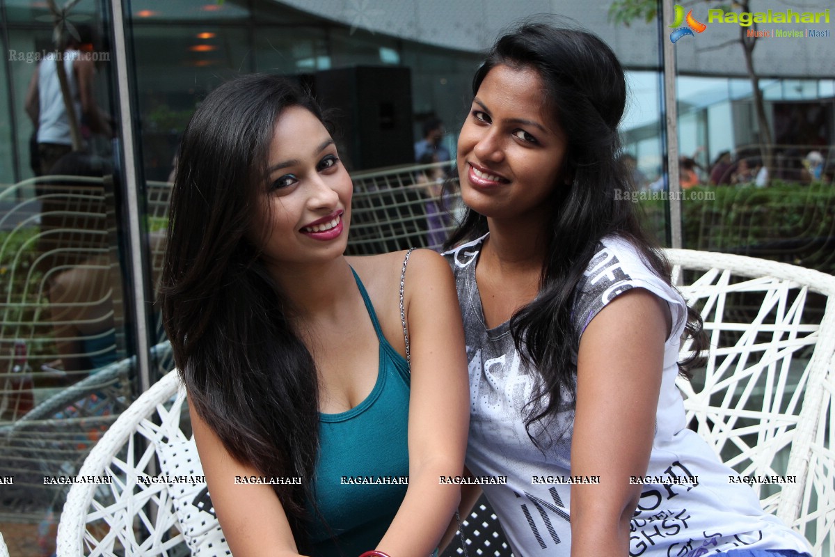 Sundown Pool Party at Aqua 3D Pool, Hyderabad (March 25, 2014)