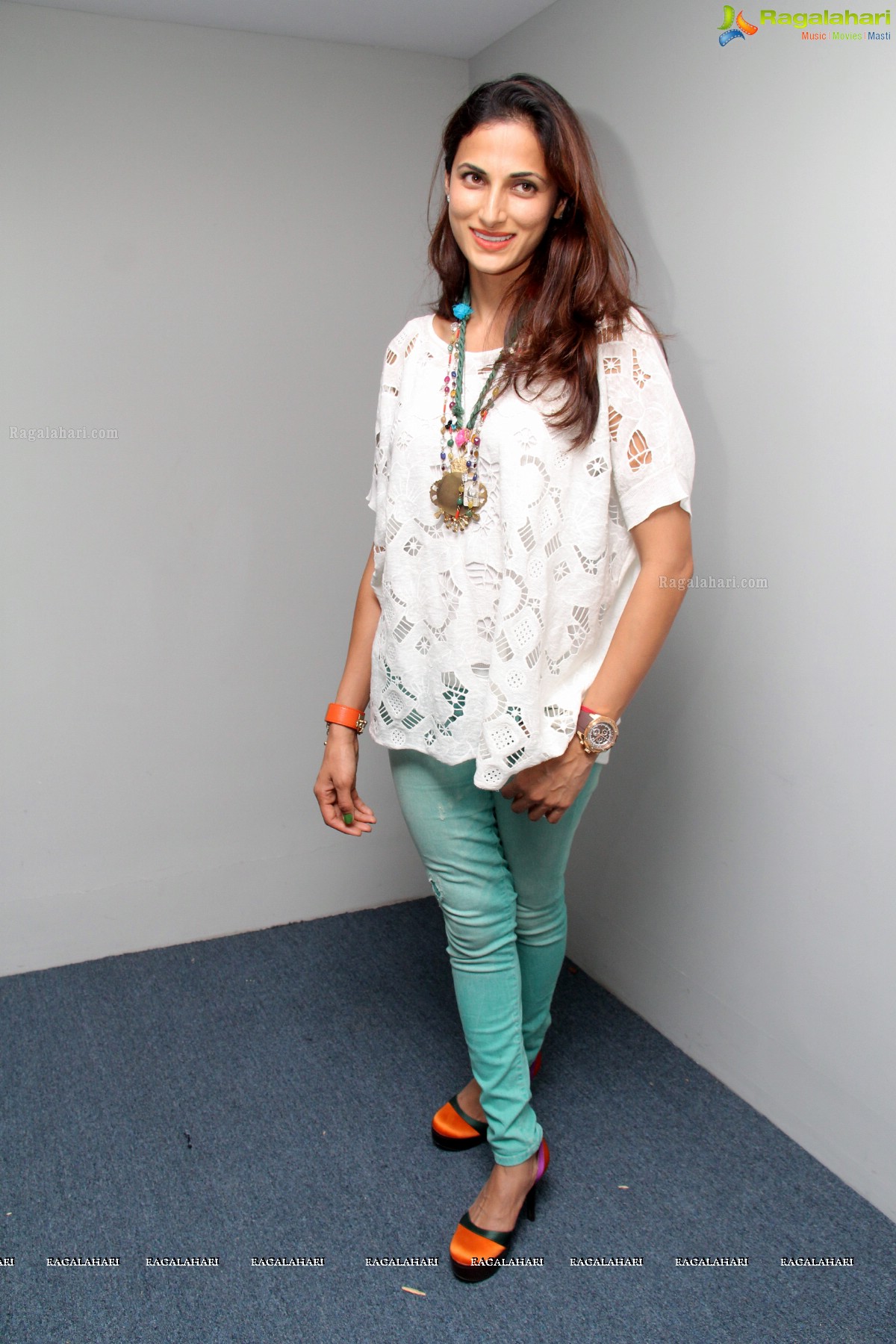 Lakshmi Manchu launches Teach For a Change (TFO)