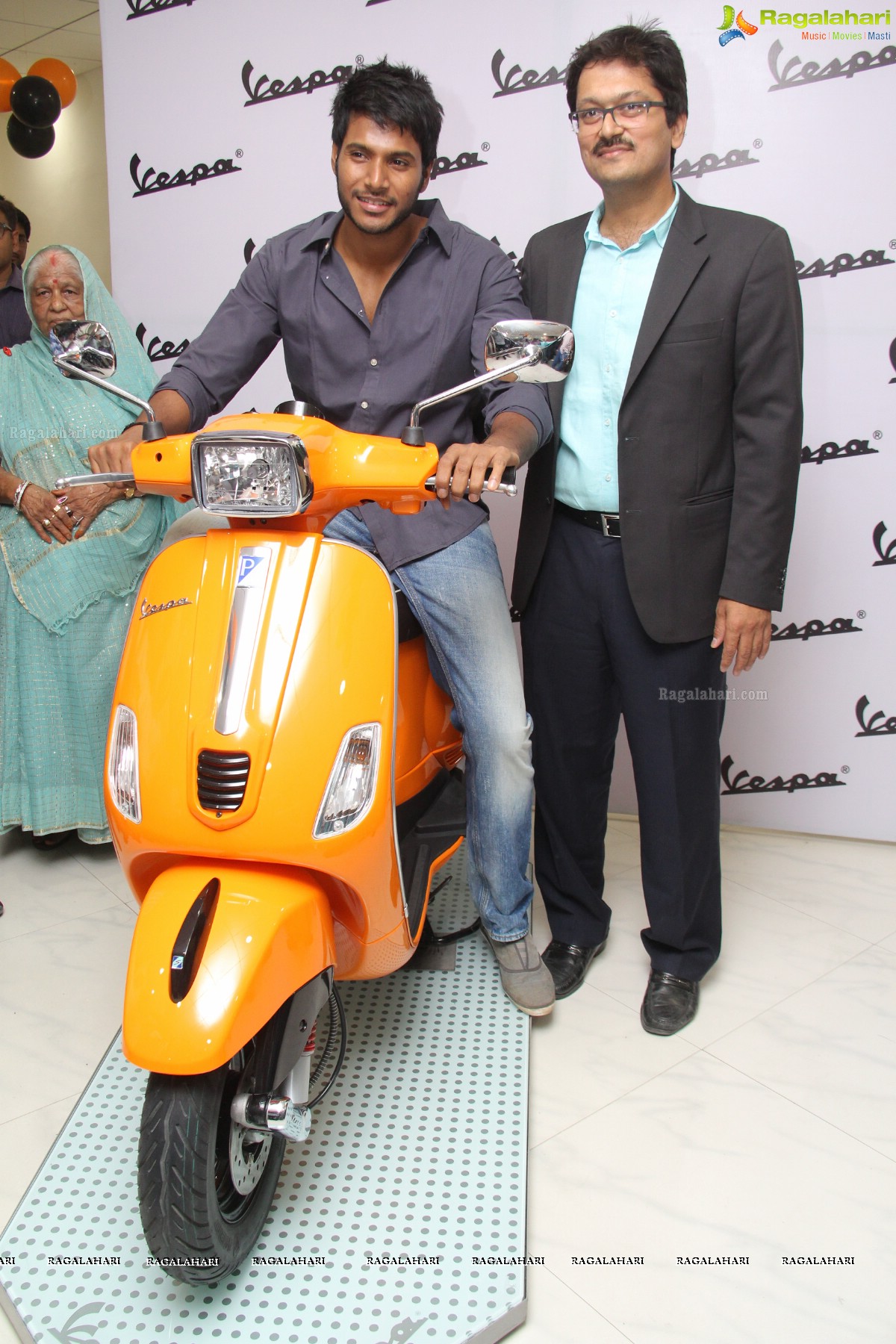 Sporty VESPA S unveiled at Shrey Automotive, Hyderabad