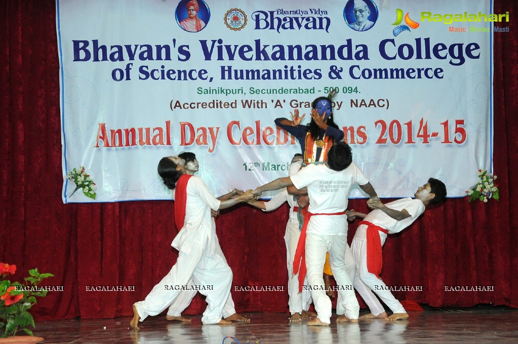 Bhavan’s Vivekananda College 21st Annual Day Celebrations