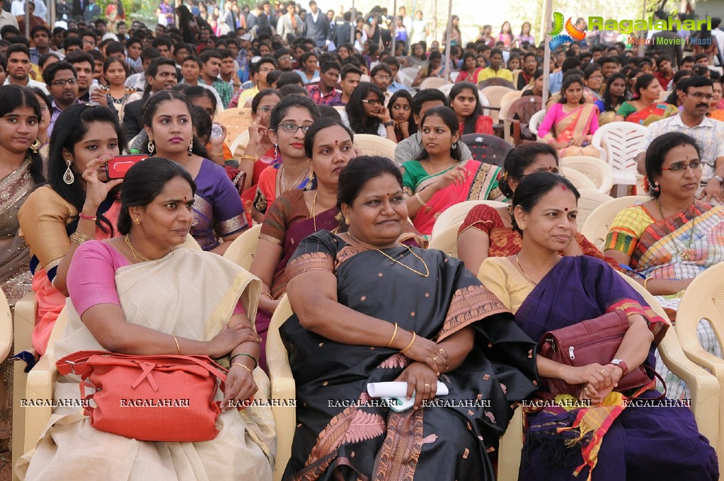 Bhavan’s Vivekananda College Farewell Day Party (March 2015)