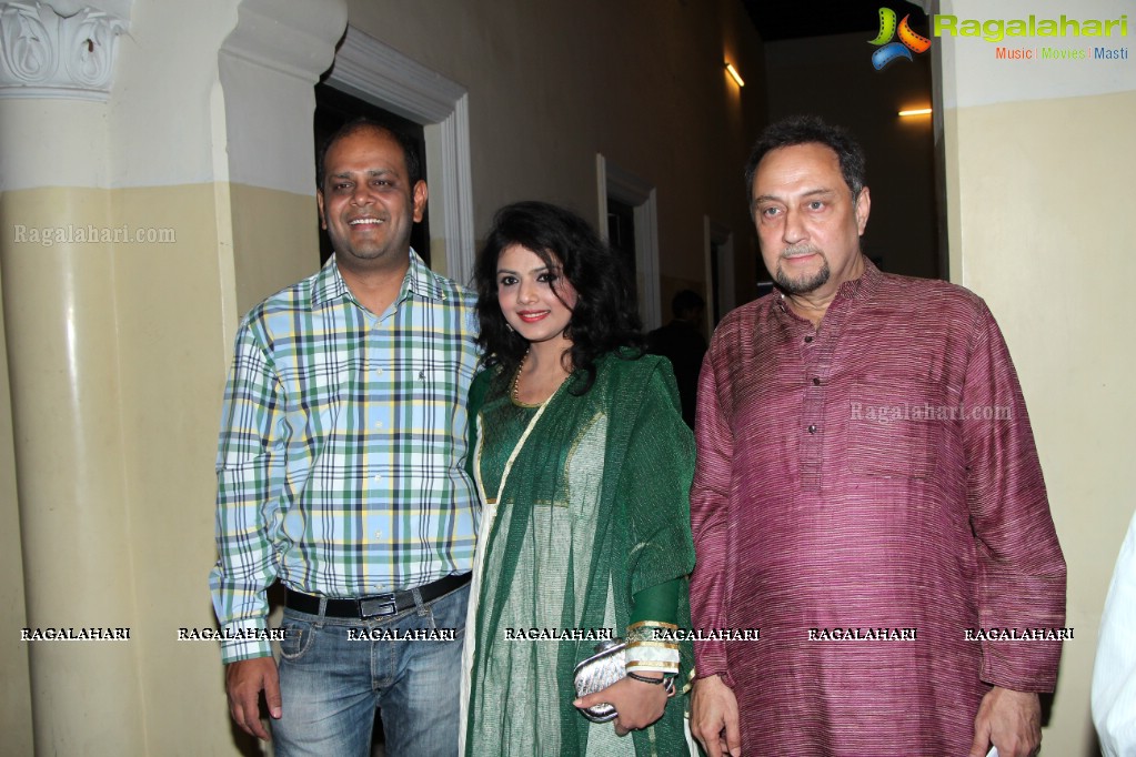 Ghazal by Pooja Gaitonde - Host - Raunaq Yar Khan and Friends