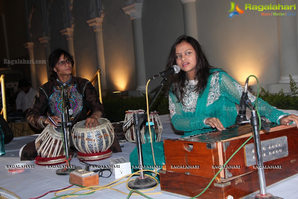 Ghazal by Pooja Gaitonde - Host - Raunaq Yar Khan and Friends