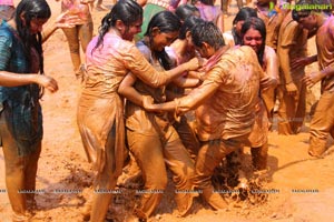 Girls Rain Dance