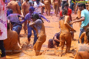 Girls Rain Dance