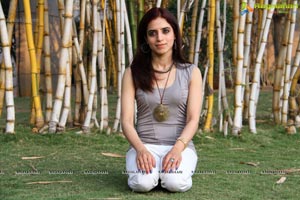 Mansi Gulati Facial Yoga