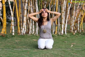 Mansi Gulati Facial Yoga