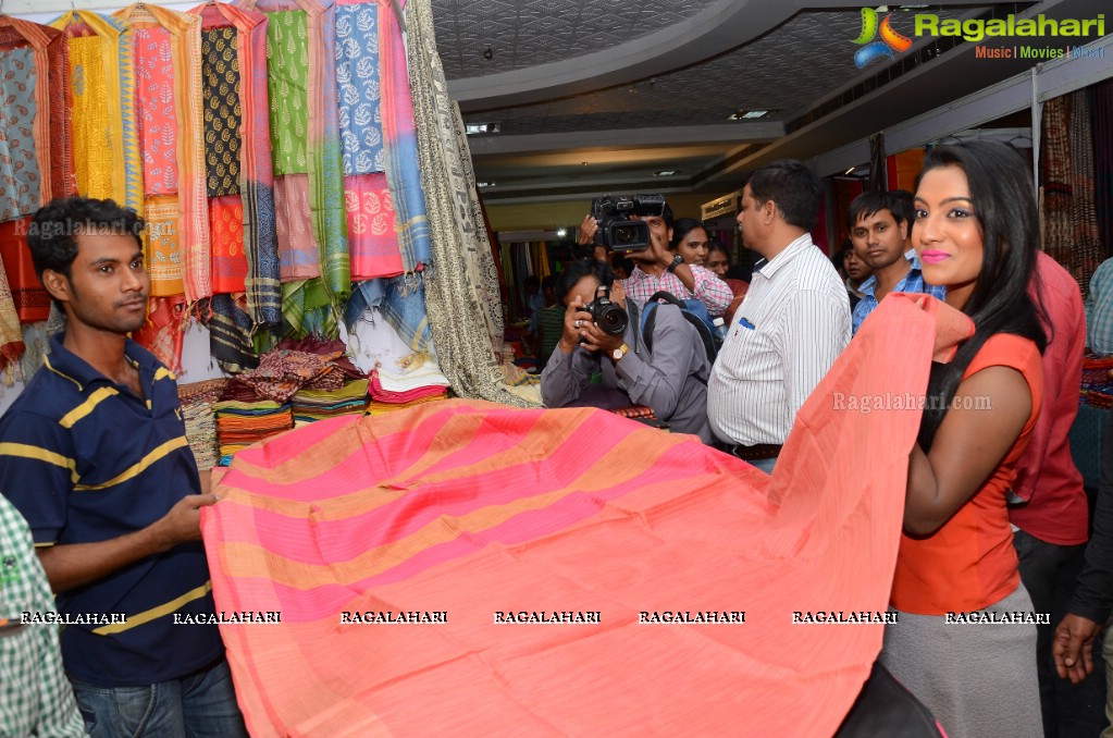 Mamatha Rahuth launches National Silk Expo at TTD, Hyderabad