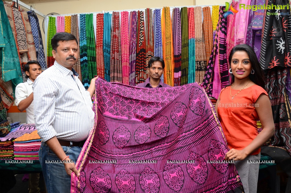 Mamatha Rahuth launches National Silk Expo at TTD, Hyderabad