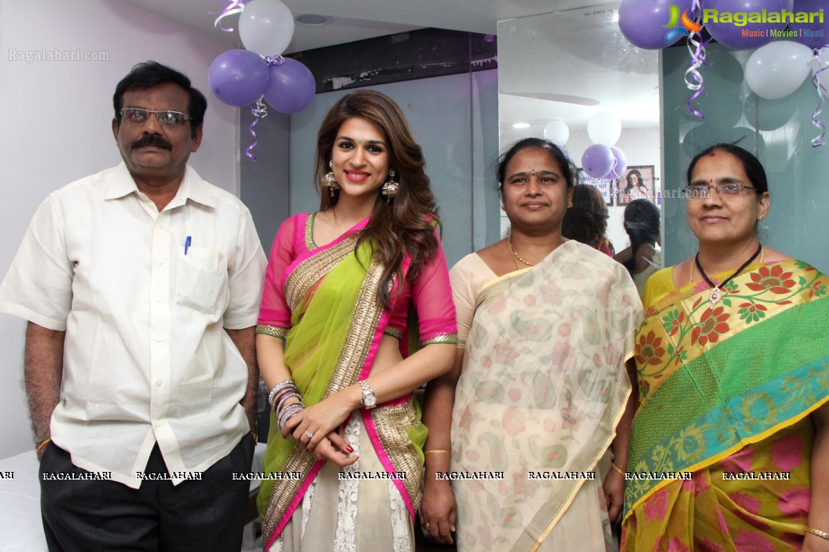 Shraddha Das launches Nautrals Salon & Spa at Banjara Hills, Hyderabad