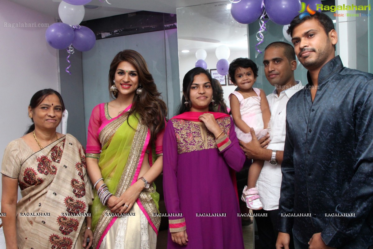 Shraddha Das launches Nautrals Salon & Spa at Banjara Hills, Hyderabad