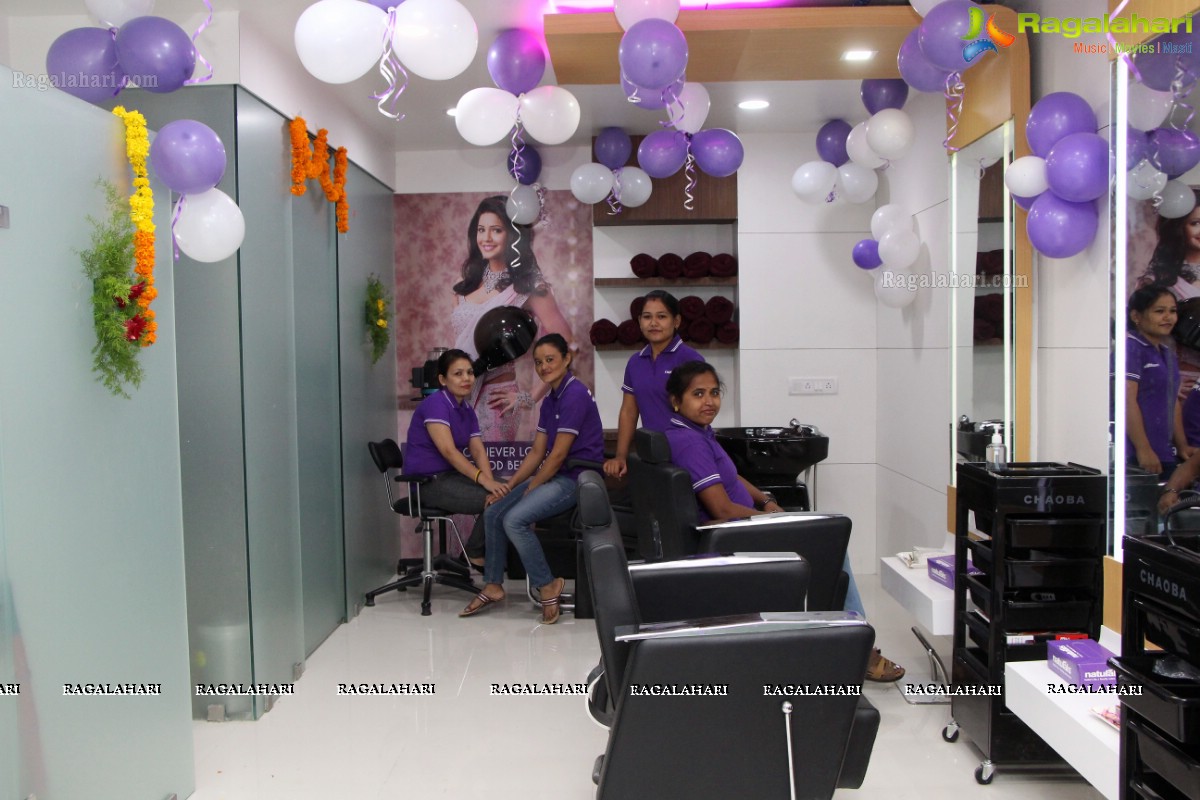 Shraddha Das launches Nautrals Salon & Spa at Banjara Hills, Hyderabad