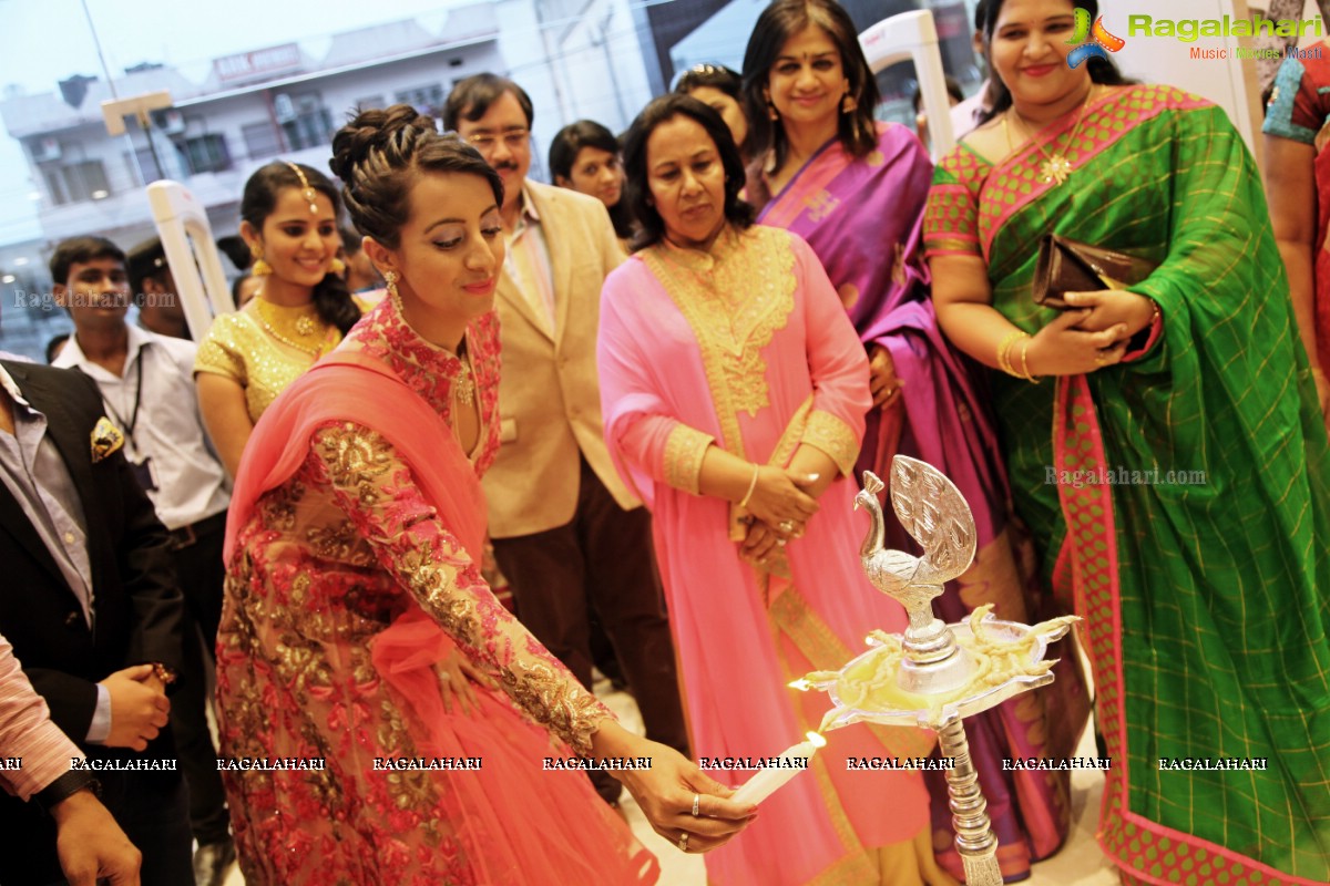 Sanjjanaa launches Neeru's - A 5 Floor Family Store in Vizag