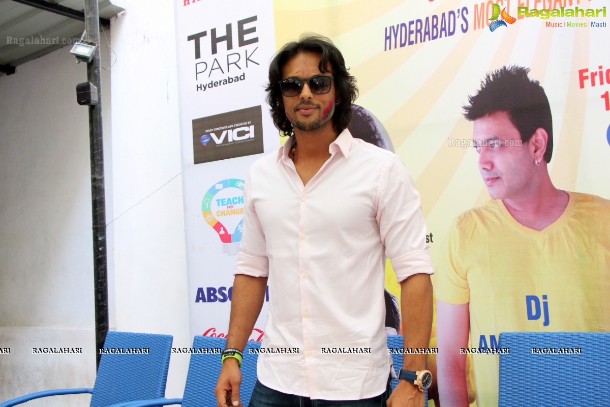 Pitars Holi Hyderabad 2015 Press Meet