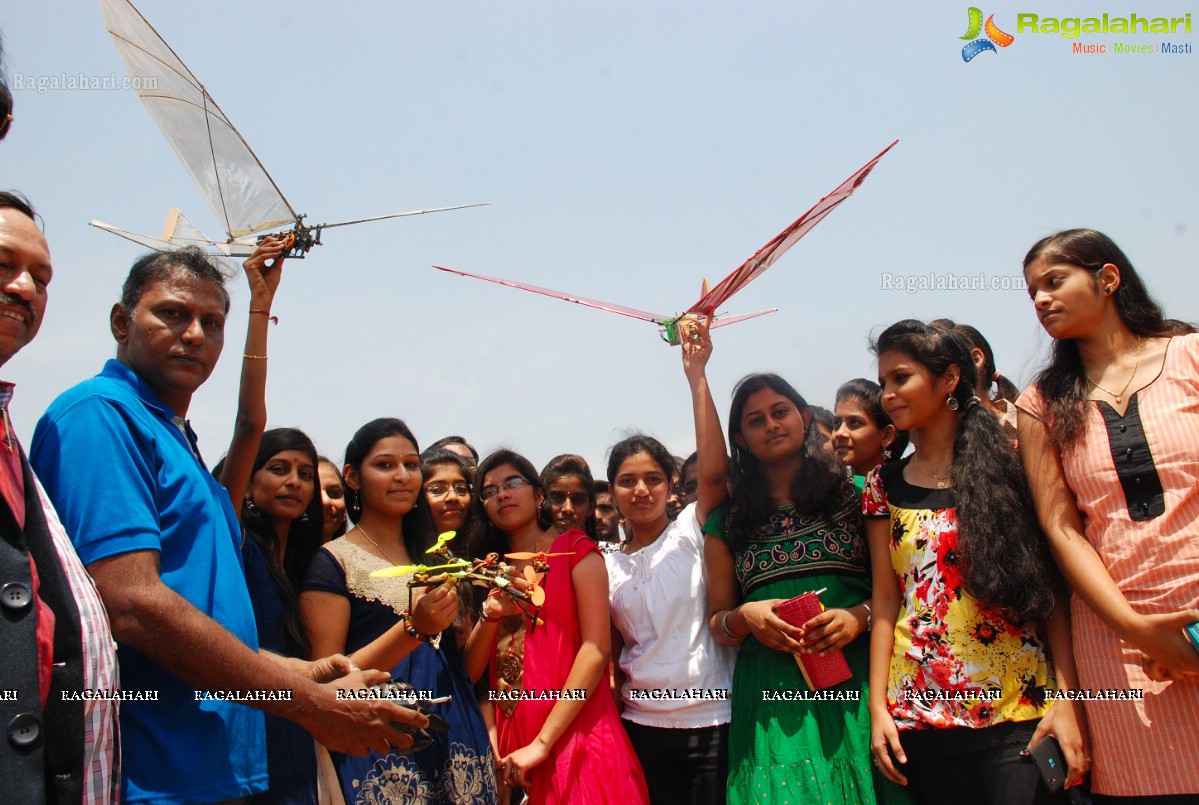 St. Peters Engineering Students Create flying Robo Bird 'Ornithopter'