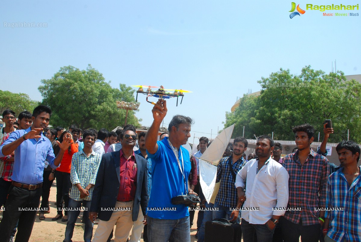 St. Peters Engineering Students Create flying Robo Bird 'Ornithopter'