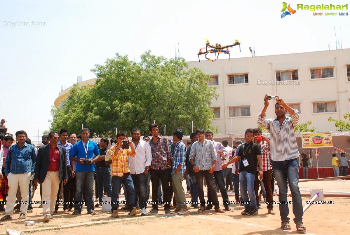 St. Peters Engineering Students Create flying Robo Bird 'Ornithopter'