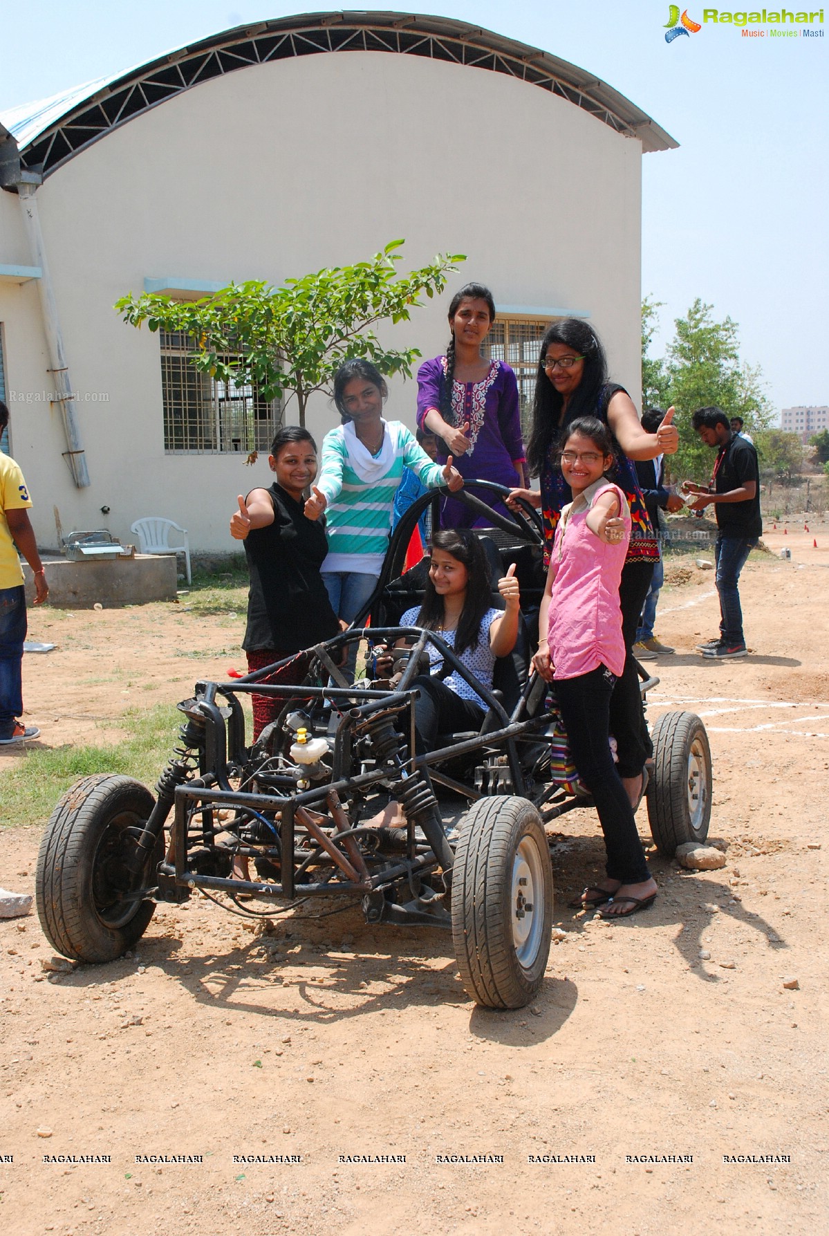 St. Peters Engineering Students Create flying Robo Bird 'Ornithopter'