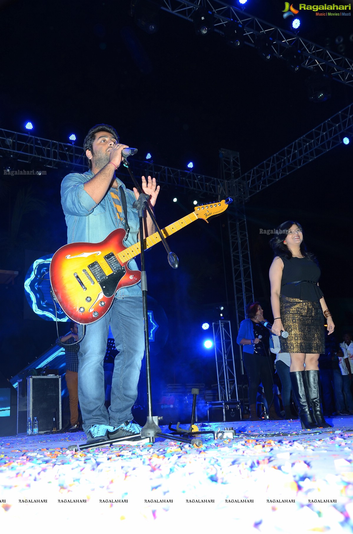 Arijit Singh Live In Concert - Shiznay 2K15 at TKR College