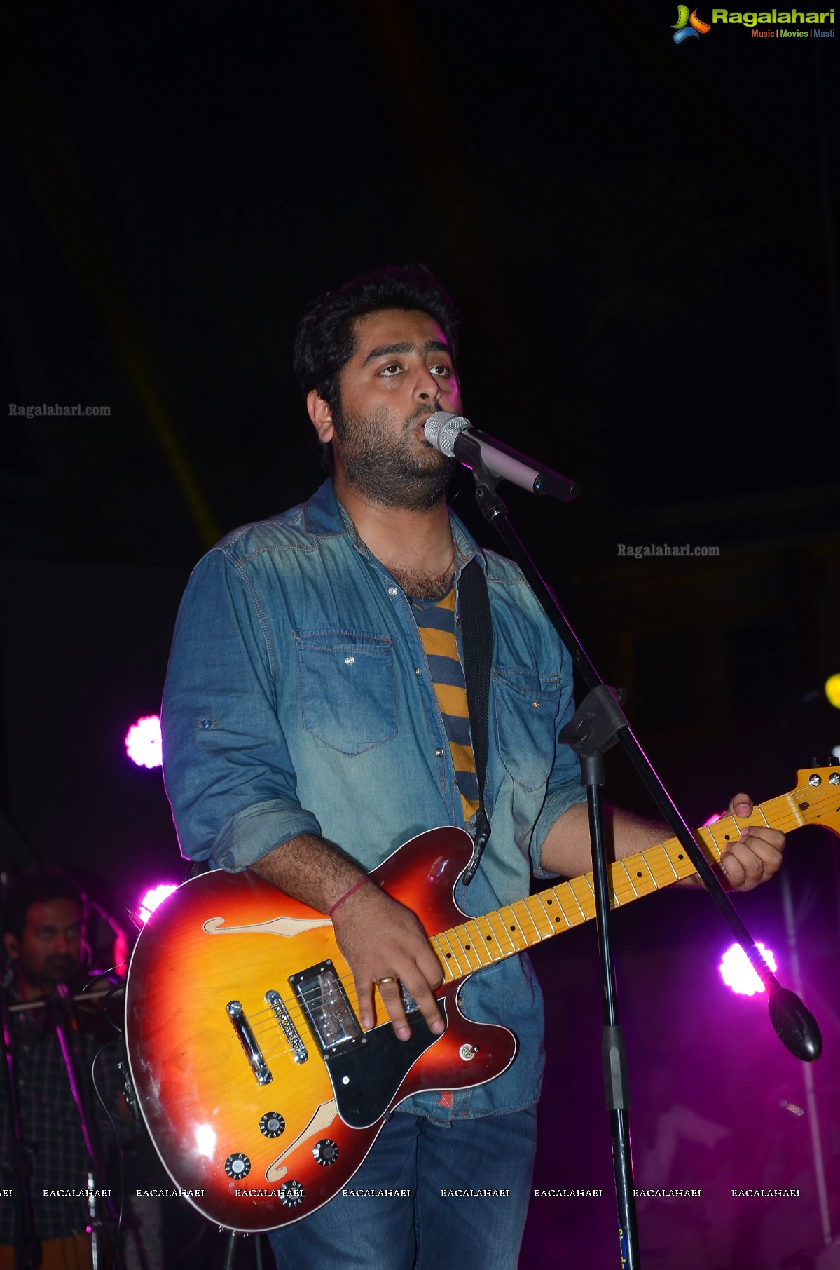 Arijit Singh Live In Concert - Shiznay 2K15 at TKR College