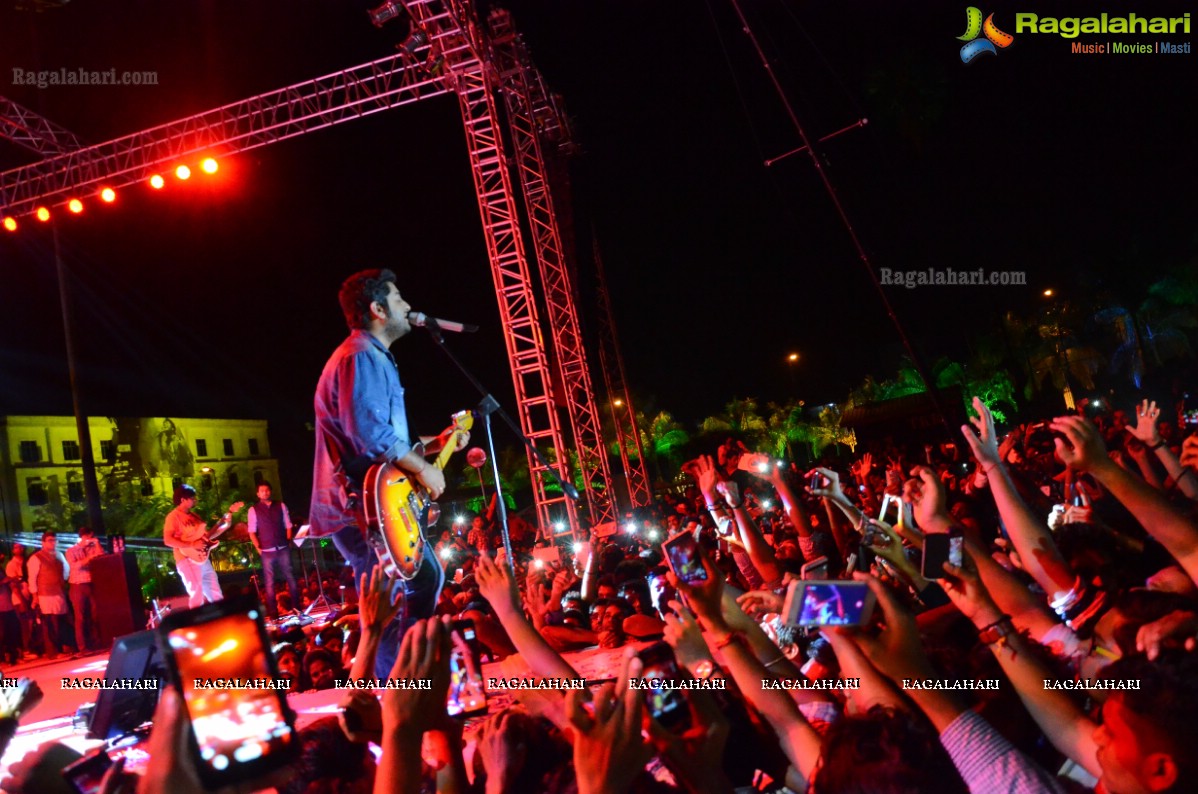 Arijit Singh Live In Concert - Shiznay 2K15 at TKR College