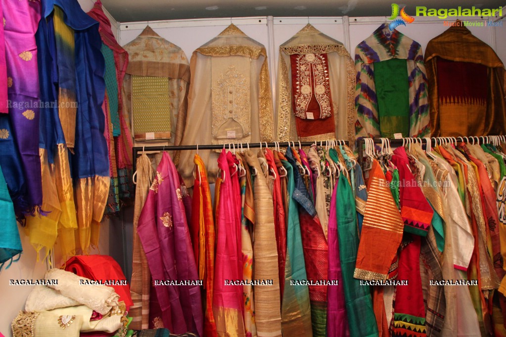 Trendz Vivah Collection Exhibition Launch by Deepu Naidu and Parinidhi