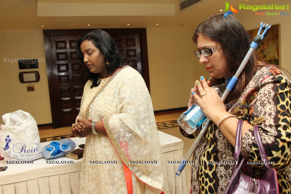 Trendz Vivah Collection Exhibition Launch by Deepu Naidu and Parinidhi